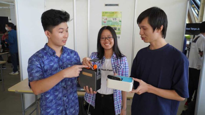 Mahasiswa-PCU-Pamerkan-Prototype-Berbasis-Teknologi-di-Venture-Festival-2023