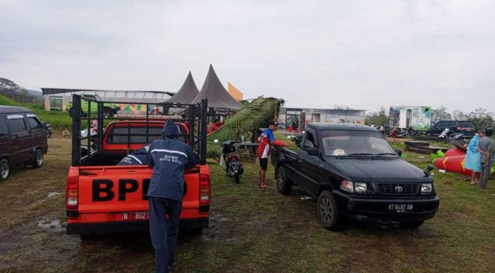 Cuaca-Ektrim-Melanda-Batu,-Sejumlah-Bangunan-dan-Jaringan-Listrik-Rusak