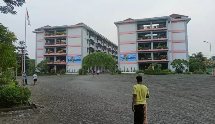 Viral!! Akibat Listrik Padam, Pengungsi Asing Rusak Fasilitas Apartemen Puspa Agro