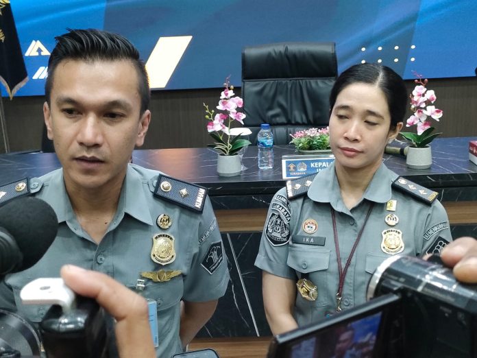 hukumkriminal-yu-wen-pelaku-pemalsu-paspor-akan-di-deportasi-setelah-jalani-hukuman-di-lapas-porong hukumkriminal-yu-wen-pelaku-pemalsu-paspor-akan-di-deportasi-setelah-jalani-hukuman-di-lapas-porong