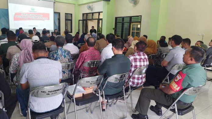 Dukung-Penyusunan-RKPD,-Babinkamtibmas-Lowokwaru-menghadiri-Pra-Musrembang-tahun-2024