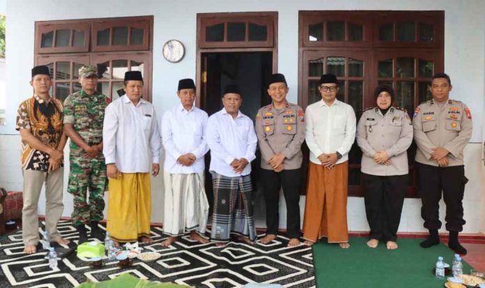 Polres-Malang-Gelar-Jumat-Curhat-di-Pondok-Pesantren-Roudlotul-Muhsin