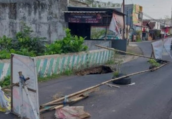 daerah-dpubm-siapkan-anggaran-650-juta-untuk-rekontruksi-ulang-jembatan-tirto-taruno-kecamatan-dau-yang-ambrol