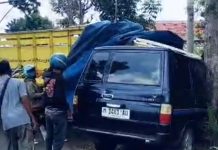 Kijang dan Truk Adu Banteng di Sampang, Dua Balita Meninggal kijang-dan-truk-adu-banteng-di-sampang-dua-balita-meninggal