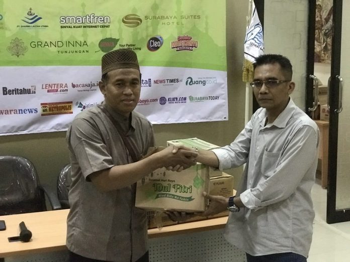smsi-surabaya-salurkan-bantuan-untuk-anak-yatim-duafa smsi-surabaya-salurkan-bantuan-untuk-anak-yatim-duafa