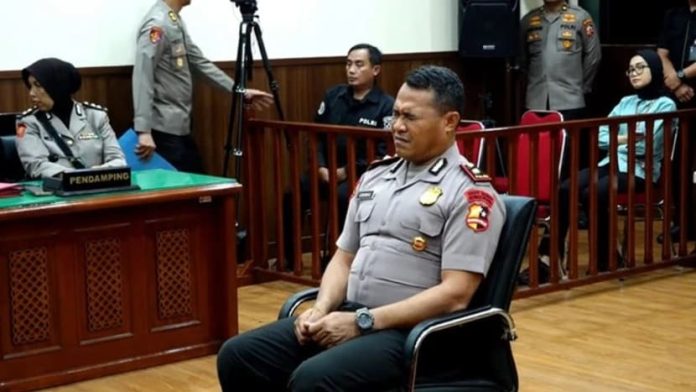 oknum-polisi-penyebab-ojol-affan-tewas-telah-dipecat oknum-polisi-penyebab-ojol-affan-tewas-telah-dipecat