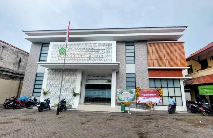 gedung-pusat-layanan-haji-dan-umroh-terpadu-surabaya-diresmikan-besok gedung-pusat-layanan-haji-dan-umroh-terpadu-surabaya-diresmikan-besok
