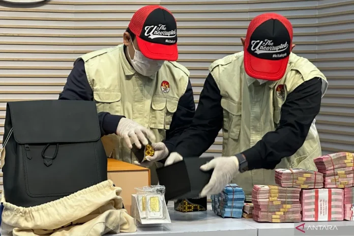 kpk-tangkap-pejabat-bea-cukai-terima-jatah-bulanan-loloskan-barang-kw