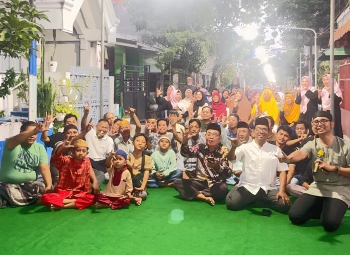 warga-rt-6-kepuh-permai-sidoarjo-gelar-buka-puasa-bersama-cakades-sarengat