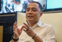Walikota Surabaya Tanggapi Keluhan Warga Atas Kerusakan Penutup Got di Pakal