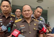 Kapuspenkum Kejagung Merespon Penggeledahan di Kediaman Jampidsus Febrie Adriansyah kapuspenkum-kejagung-merespon-penggeledahan-di-kediaman-jampidsus-febrie-adriansyah