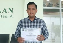 CV Seniman Publisher Berikan Penghargaan Sertifikat Penulis kepada Reyhan Alarico Stewart cv-seniman-publisher-berikan-penghargaan-sertifikat-penulis-kepada-reyhan-alarico-stewart