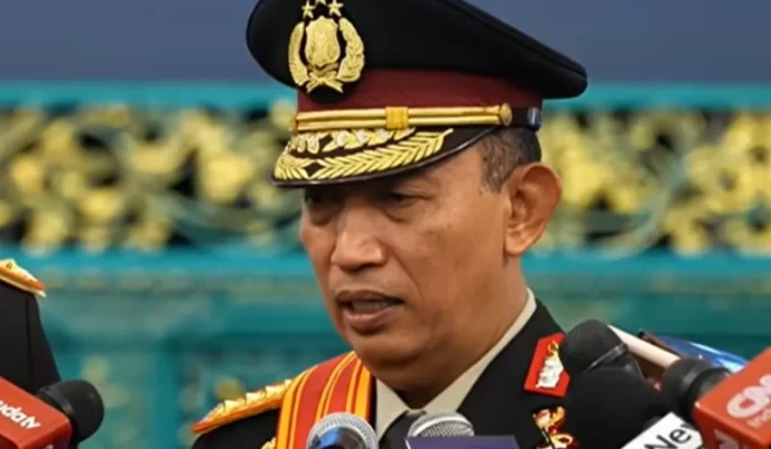 presiden-prabowo-lantik-mantan-kapolri-listyo-sebagai-kepala-staf-kepresidenan presiden-prabowo-lantik-mantan-kapolri-listyo-sebagai-kepala-staf-kepresidenan